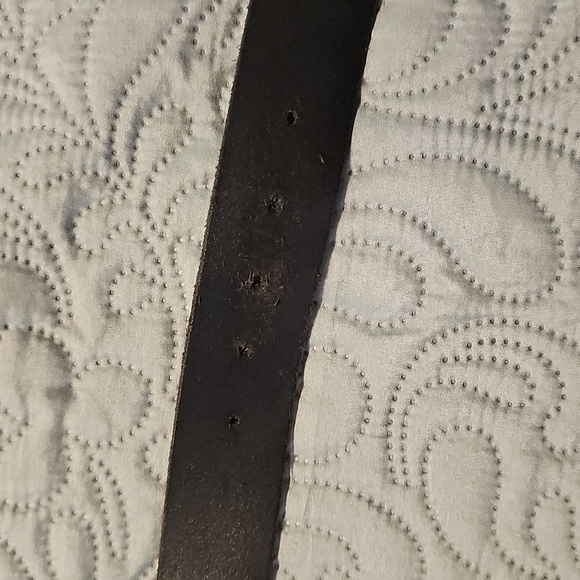 Levi's Black Leather Belt with Matte Finish - Picture 6 of 7